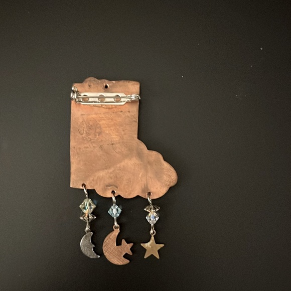 NWOT DESIGNS FRIM THE DEEP BROOCH - Picture 2 of 3